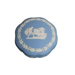 Beautiful Wedgewood Blue And White Jasperware Dish With Lid
